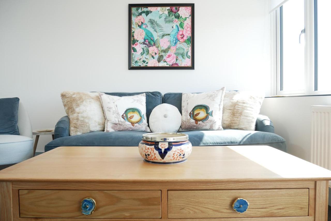 Sunset View, 2 Bedrooms In The Heart Of Holt With Parking Buitenkant foto